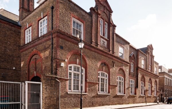 Eski Zaha Hadid genel merkezi Londra’da halka açık sanat mekanı olarak açılıyor